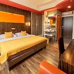 Continental Hotel 4*