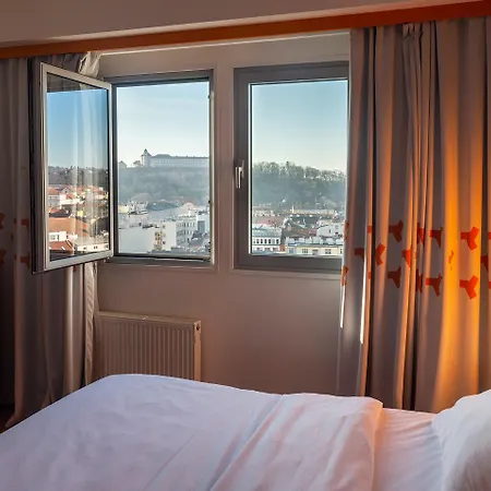 Continental 4*