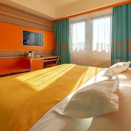 Отель Continental 4*