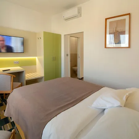 Continental 4*