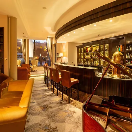 Continental מלון